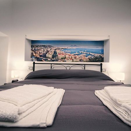 Almat Domus Apartment Napoli Cameră foto